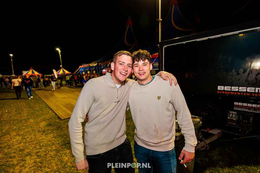 Publiek Bewerkt    (41)